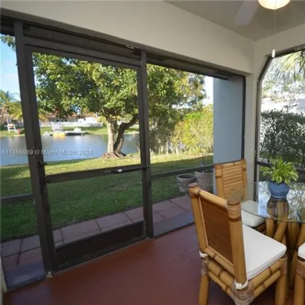 Image 4 - 6745 Crooked Palm Lane, Miami Lakes, FL 33014, USA - Townhouse for rent