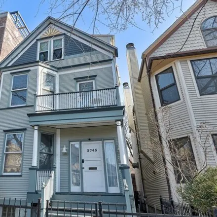 Image 1 - 2743 North Greenview Avenue, Chicago, IL 60613, USA - House for sale