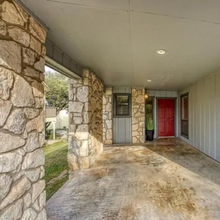 Image 2 - 30771 Crest View, Horseshoe Bay, TX 78657, USA - Townhouse for sale