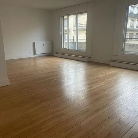 Rent this 3 bed apartment on 9 Route de Boulogne à Passy in 75016 Paris, France