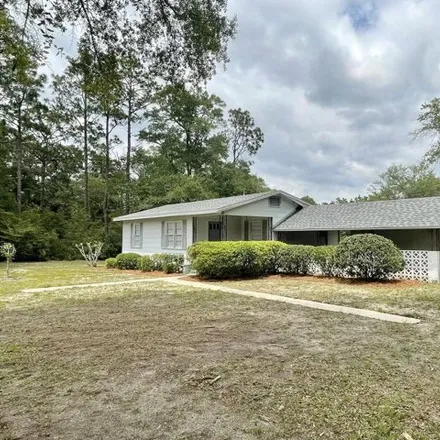 Rent this 2 bed house on 44 Oxford Street in DeFuniak Springs, FL 32435