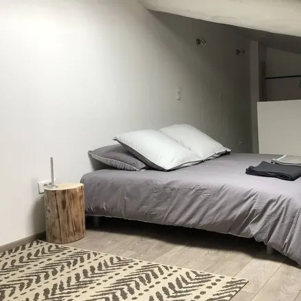 Rent this 2 bed apartment on 84800 L'Isle-sur-la-Sorgue