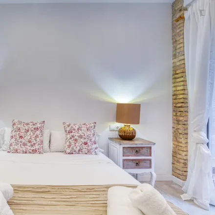 Rent this 2 bed apartment on Carrer de Juan Fabregat in 12, 46007 Valencia