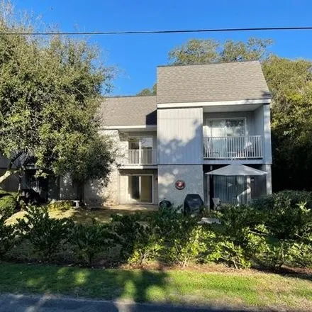 Rent this 2 bed townhouse on Beach View Drive in East End, Saint Simons