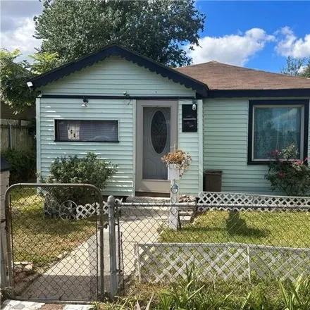 Buy this 3 bed house on 704 Taft Park in Metairie, LA 70001