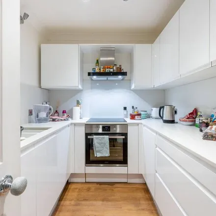 Rent this 2 bed apartment on 149 Holland Road in London, W14 8AS