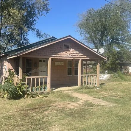 Buy this 3 bed house on 213 Johnsonville Street in Lamar, Johnson County