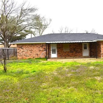 Image 4 - 255 Summit Street, Rockdale, TX 76567, USA - House for sale