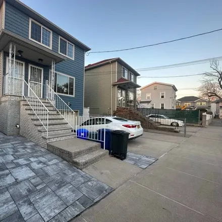 Rent this 3 bed house on 15 Fancher Place in New York, NY 10303