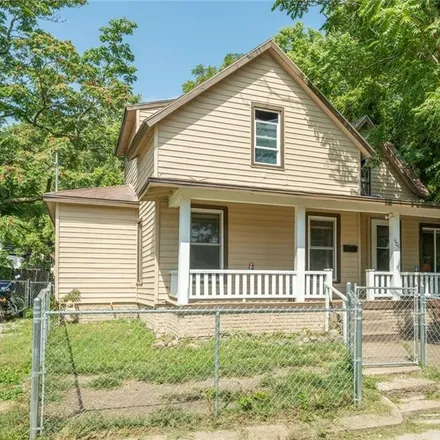 Buy this 3 bed house on 1606 East Walnut Street in Des Moines, IA 50316