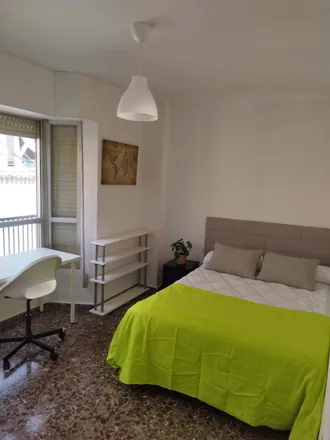 Rent this 4 bed room on Calle San Leandro in 30003 Murcia, Spain