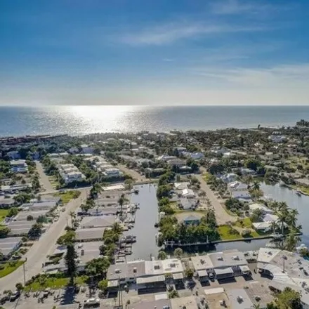 Image 2 - 26 Seaside Ct # 26, Holmes Beach, Florida, 34217 - House for sale