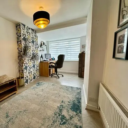 Image 5 - Burton Close, Coventry, CV5 9EG, United Kingdom - Townhouse for sale