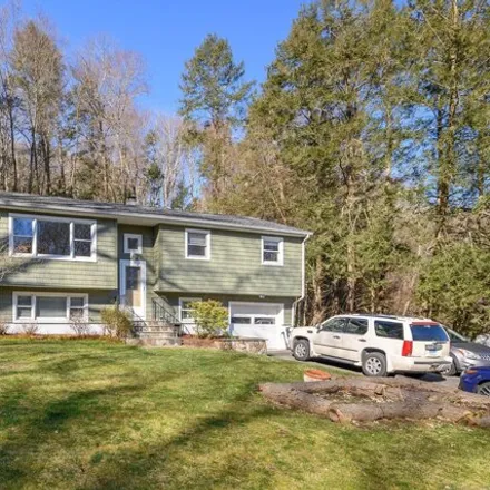 Buy this 3 bed house on 8 Hillside Court in Brookfield, CT 06804