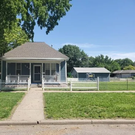 Buy this 3 bed house on 776 Archer Street in Concordia, KS 66901