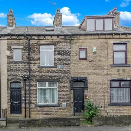 Buy this 4 bed townhouse on Dogman's Pet Shop & Grooming Salon in Holme Lane, Bradford