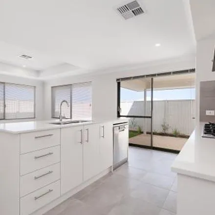 Image 6 - Sandpatch Parkway, Eglinton WA 6038, Australia - Apartment for rent
