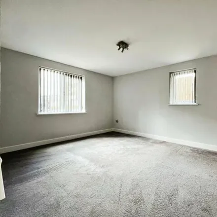 Image 5 - Little Moss Lane, Pendlebury, M27 6PX, United Kingdom - Apartment for rent