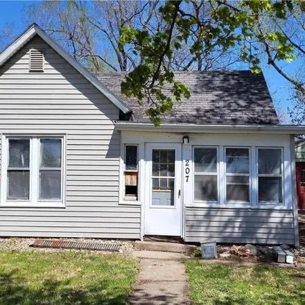 Buy this studio house on 225 11th Street in Boone, IA 50036