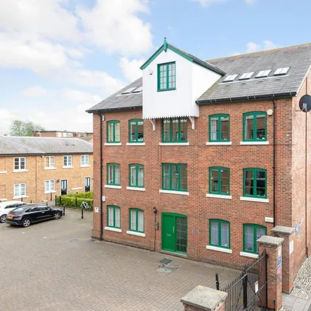 Rent this 2 bed apartment on The Spires in Canterbury, CT2 8SD