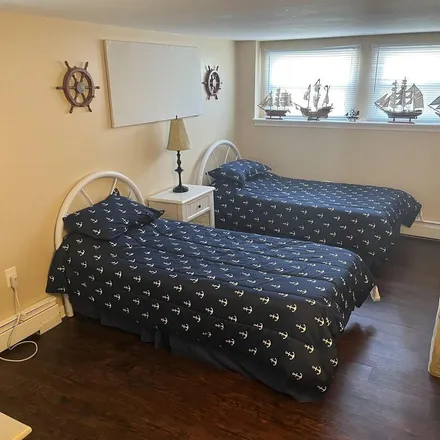 Rent this 2 bed apartment on 138 Rosborough Avenue in Ventnor City, NJ 08406