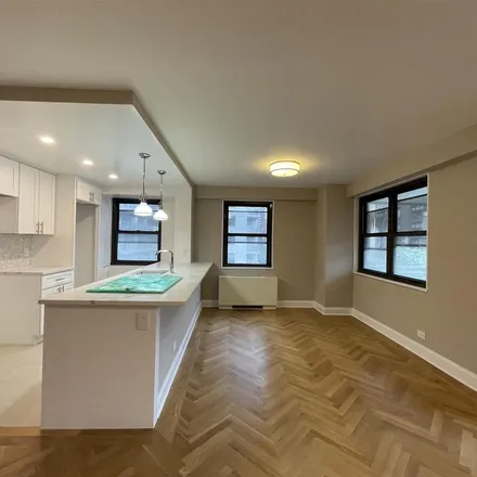 Image 3 - Yorkshire Towers, 2nd Avenue, New York, NY 10035, USA - Apartment for rent