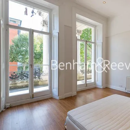 Image 9 - 16 Queen's Gate Place, London, SW7 5JN, United Kingdom - Apartment for rent