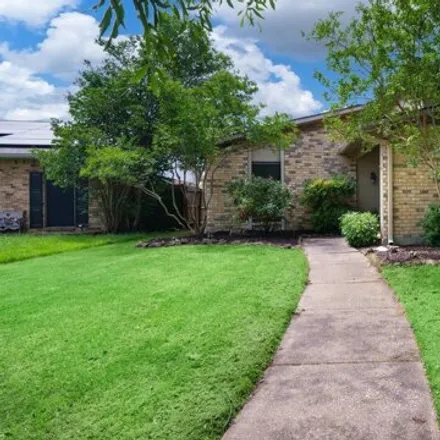 Buy this 3 bed house on 1206 Creekwood Court in Allen, TX 75003