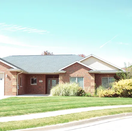 Buy this 4 bed house on 298 North 11th Street in Bellevue, IA 52031