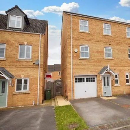 Buy this 4 bed duplex on 6 Springfield Rise in Lofthouse Gate, WF3 3FP