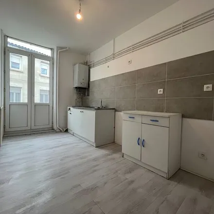 Image 3 - 11 Rue Pasteur, 26260 Saint-Donat-sur-l'Herbasse, France - Apartment for rent