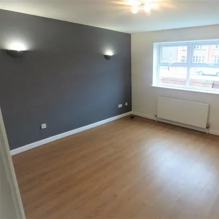 Image 2 - Holly Road, Stockport, SK4 5AB, United Kingdom - Apartment for rent