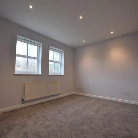 Image 7 - Chepstow Close, Macclesfield, SK10 2WE, United Kingdom - Apartment for rent