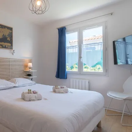 Rent this 4 bed house on 44760 Les Moutiers-en-Retz