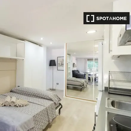 Rent this 1 bed apartment on Carrer de la Creu in 4, 46003 Valencia