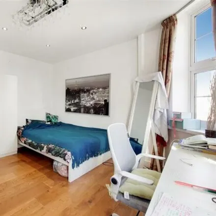Buy this 3 bed apartment on Cambridge Court in Sussex Gardens, London