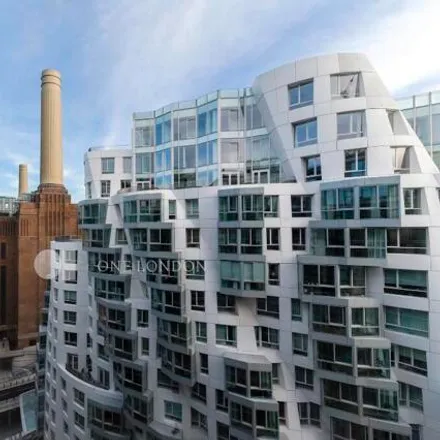 Image 2 - Battersea Roof Garden, Electric Boulevard, Nine Elms, London, SW11 8BT, United Kingdom - Apartment for rent