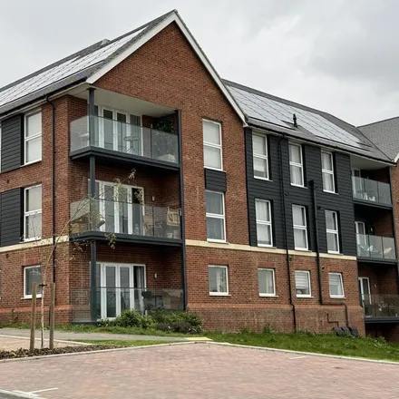 Rent this 2 bed apartment on Garland Rise in Swanscombe, DA10 1DY