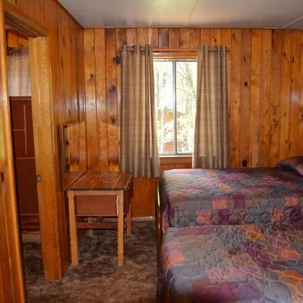 Rent this 2 bed house on Pinetop-Lakeside in AZ, 85935