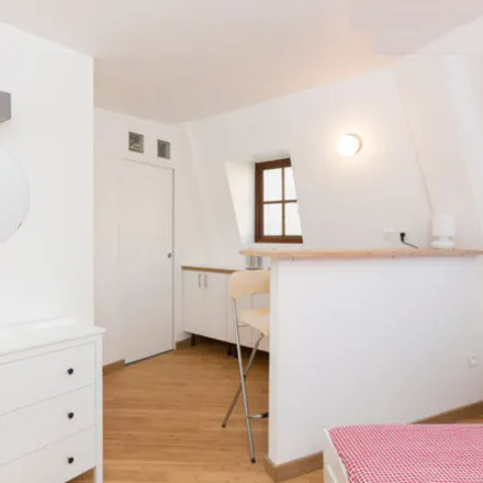 Image 5 - 17 Rue Montalivet, 75008 Paris, France - Apartment for rent