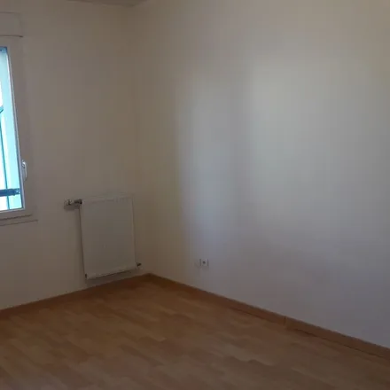 Rent this 3 bed apartment on 9 Rue Élie Cartan in 38100 Grenoble, France