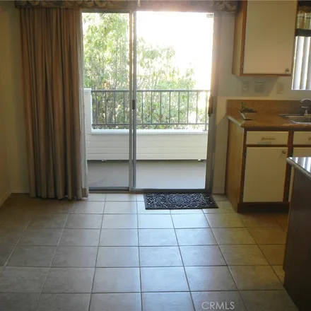 Image 8 - P&L Discount, Saint Louis Avenue, Long Beach, CA 90804, USA - Apartment for rent