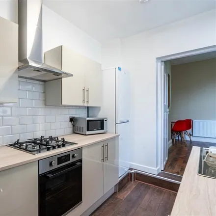 Image 6 - Tosson Terrace, Newcastle upon Tyne, NE6 5EA, United Kingdom - Apartment for rent