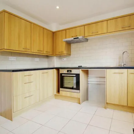 Image 5 - Leslie Close, Swindon, SN5 8QT, United Kingdom - Townhouse for rent