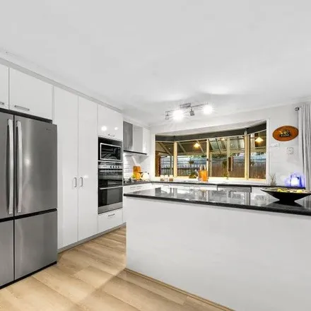 Image 3 - Turnberry Avenue, Narre Warren South VIC 3805, Australia - Apartment for rent