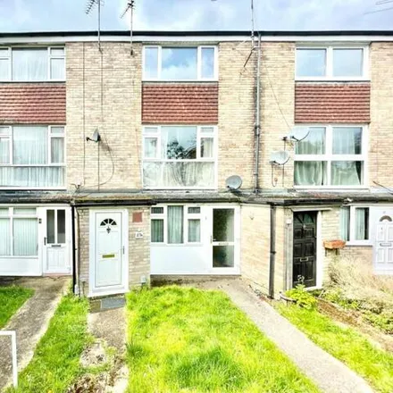 Rent this 2 bed room on 20 Hill Brow in Reading, RG2 8JD