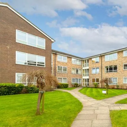 Image 1 - Harper Close, Oakwood, London, N14 4ES, United Kingdom - Apartment for rent