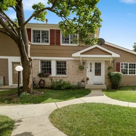 Buy this 2 bed house on Extra Space Storage in Brookwood Court, Vernon Hills