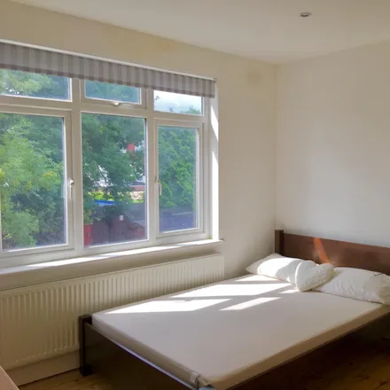Rent this 3 bed room on 54 The Green in London, SM4 4HL