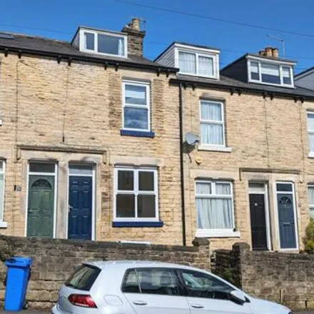 Rent this 3 bed townhouse on Coombe Road in Sheffield, S10 1FJ